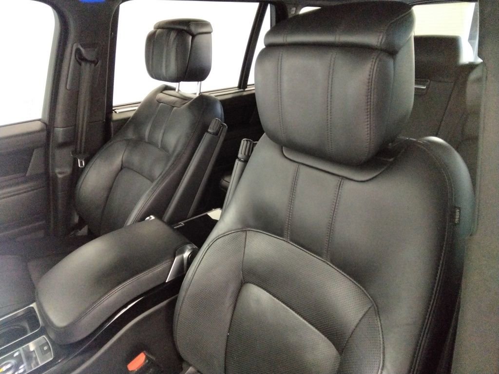 Used 2020 Land Rover Range Rover Long Wheelbase HSE image 38