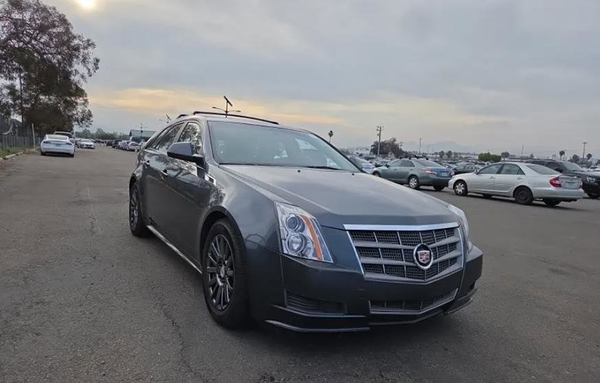 Used 2011 Cadillac CTS Luxury image 3