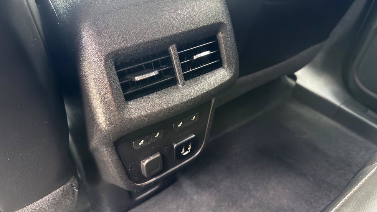 Used 2018 Chevrolet Equinox Premier AWD/4WD image 35