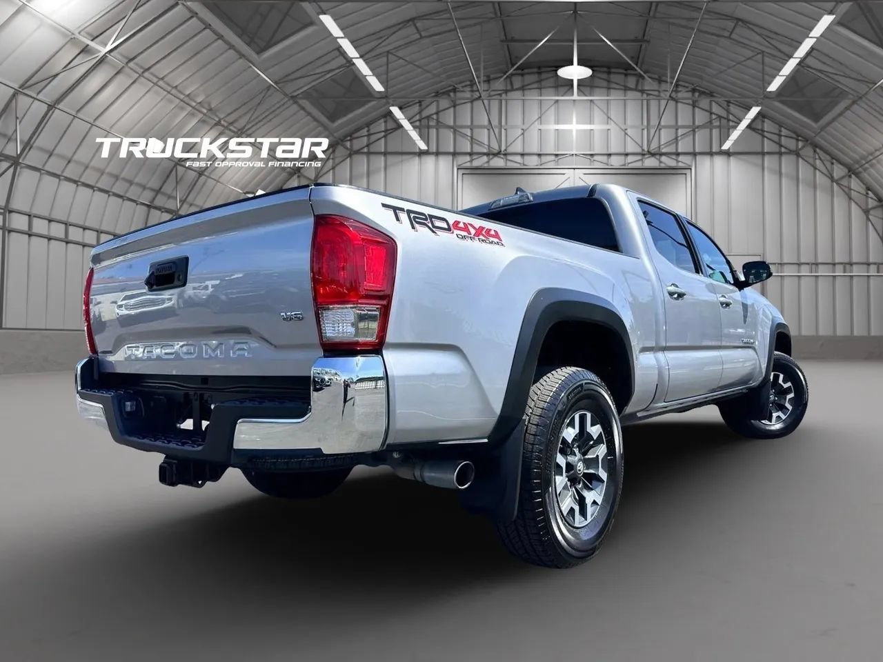 Used 2017 Toyota Tacoma TRD Off-Road w/ Tow Package AWD/4WD image 2