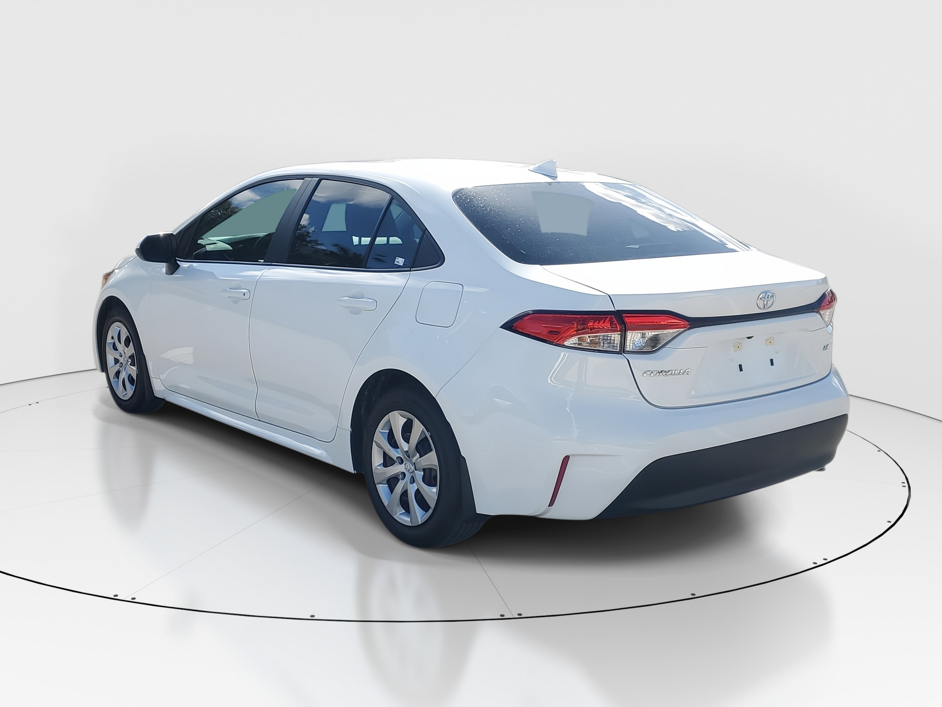 Certified 2025 Toyota Corolla LE image 5