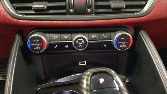 Used 2019 Alfa Romeo Giulia Ti Sport w/ Quick Order Package 22U Sport RWD image 18