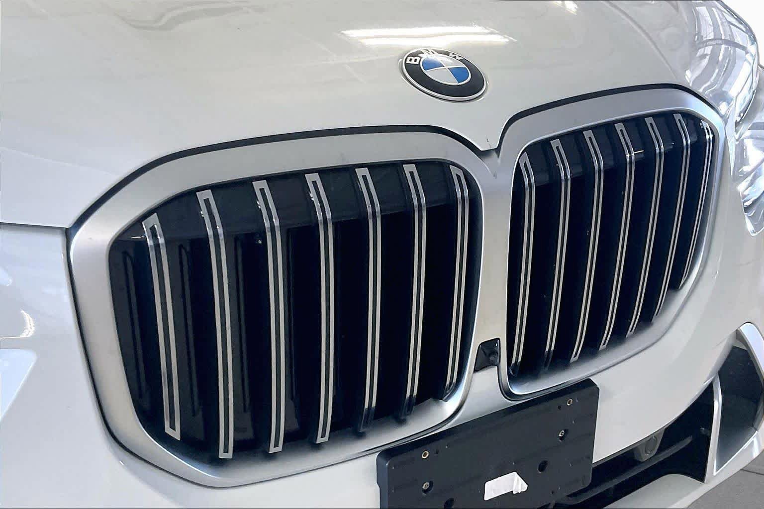 Used 2026 BMW X7 xDrive40i AWD/4WD image 30