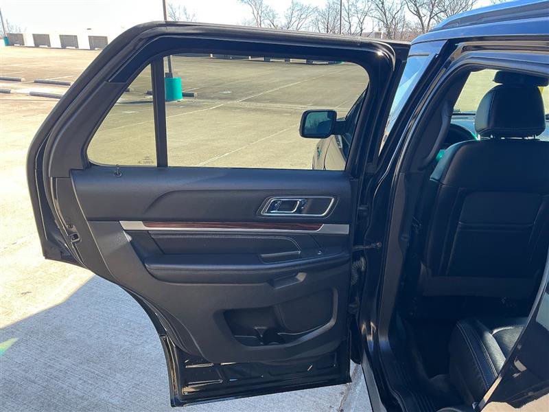 Used 2016 Ford Explorer Limited w/ Equipment Group 301A image 27