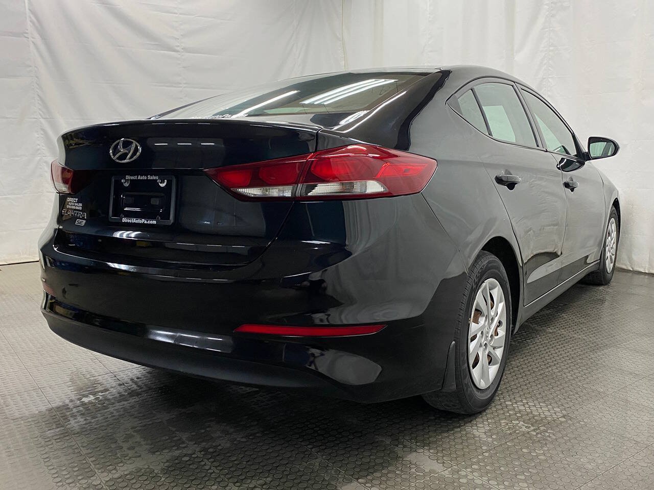 Used 2018 Hyundai Elantra SE w/ Winter Weather Package FWD image 9