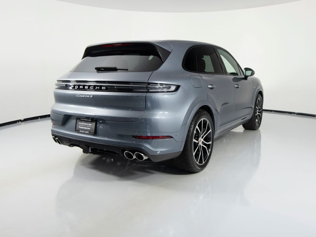 New 2026 Porsche Cayenne S AWD/4WD image 10