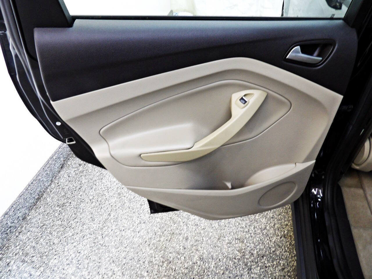 Used 2014 Ford C-MAX SE FWD image 9