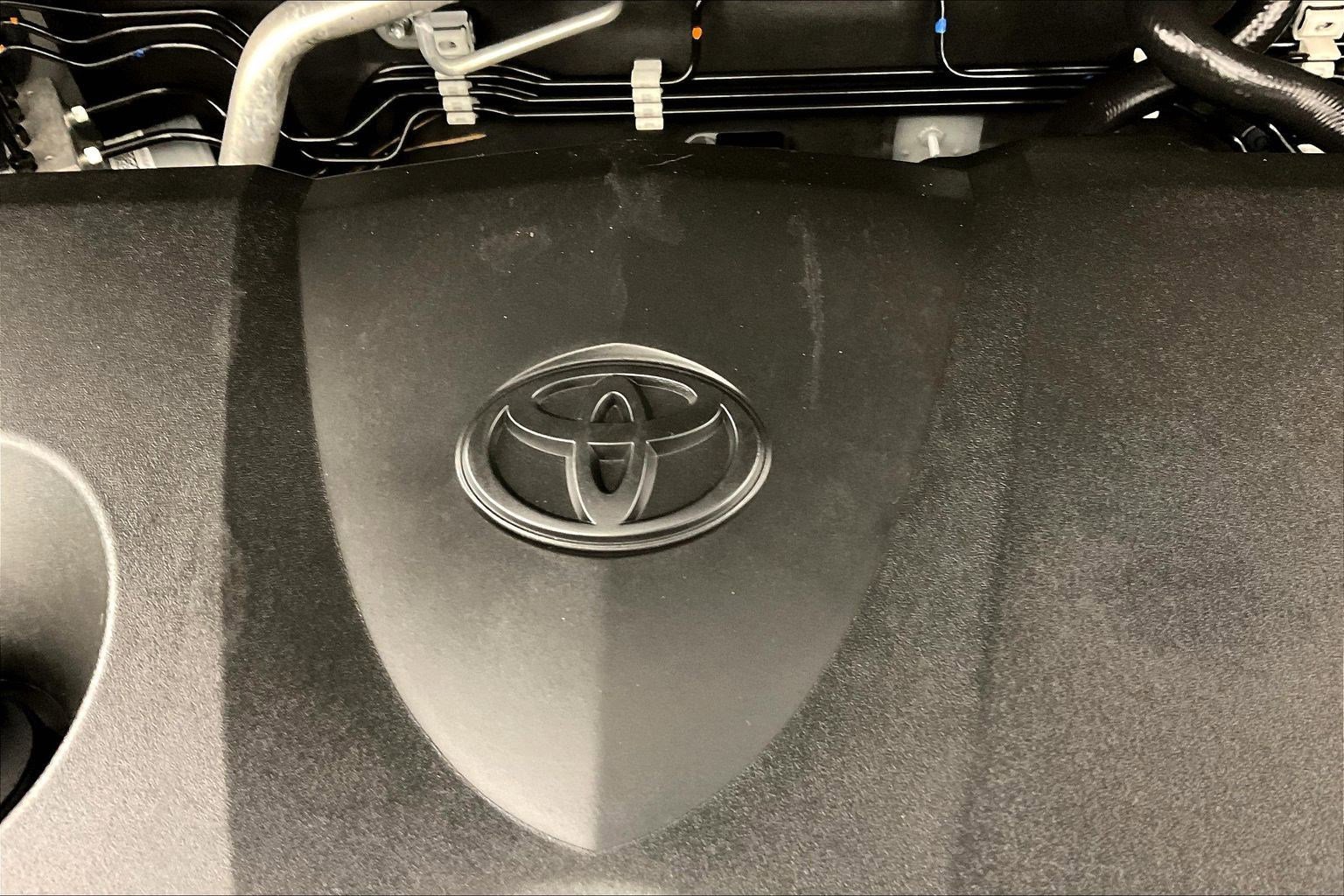 Used 2020 Toyota RAV4 XLE w/ Convenience Package FWD image 31