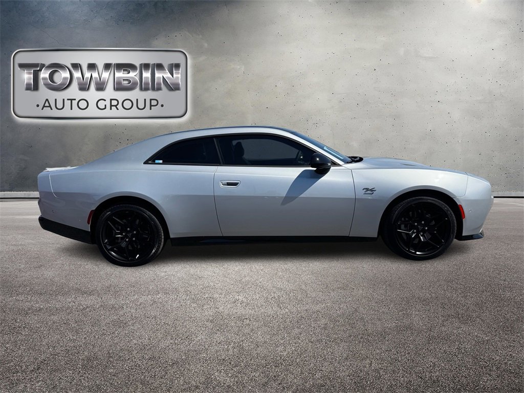 Used 2024 Dodge Charger R/T w/ Plus Group image 3