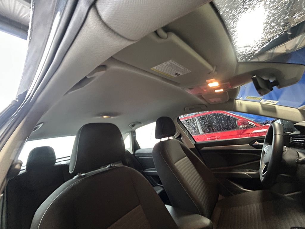 Used 2025 Volkswagen Jetta S image 27