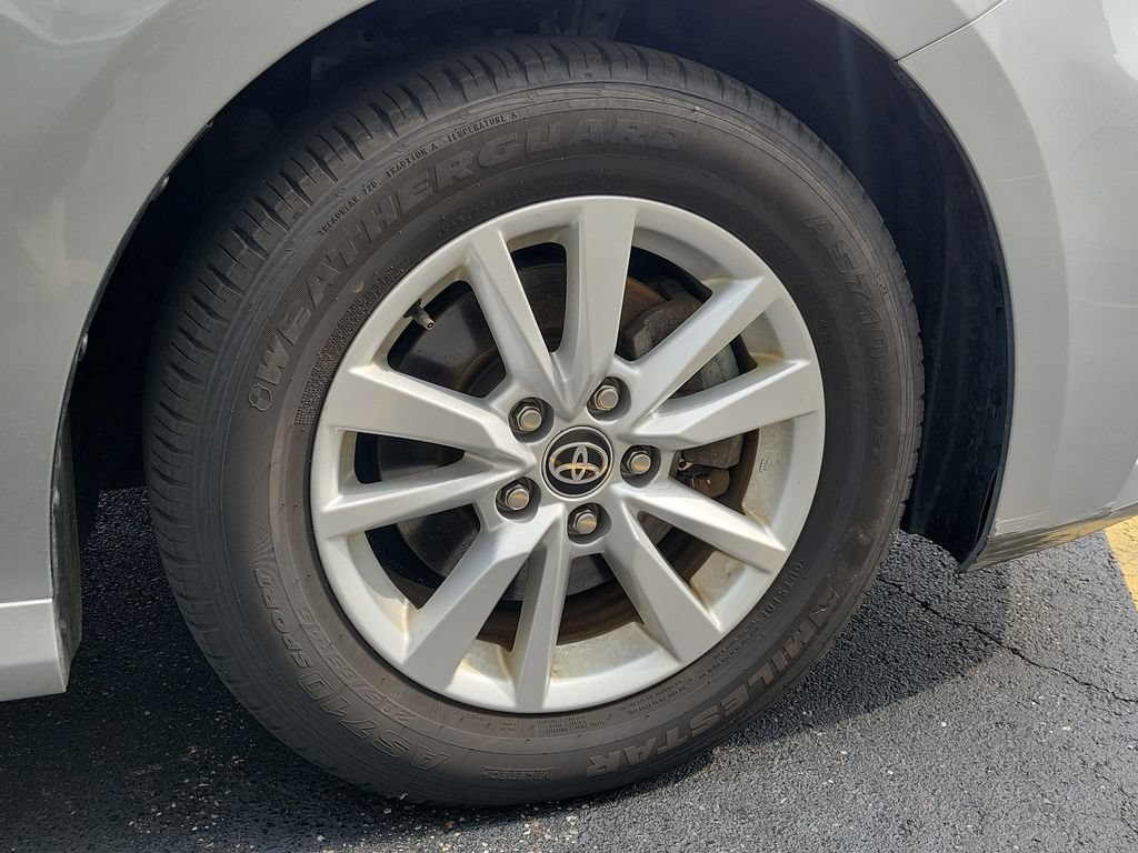 Used 2025 Toyota Camry LE FWD image 8