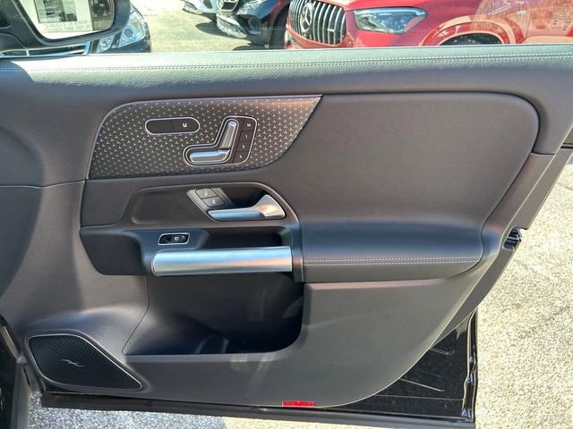 Used 2024 Mercedes-Benz GLA 250 4MATIC image 30