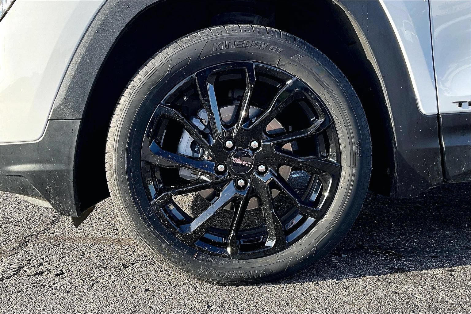 Used 2024 GMC Terrain SLE w/ Elevation Edition FWD image 8