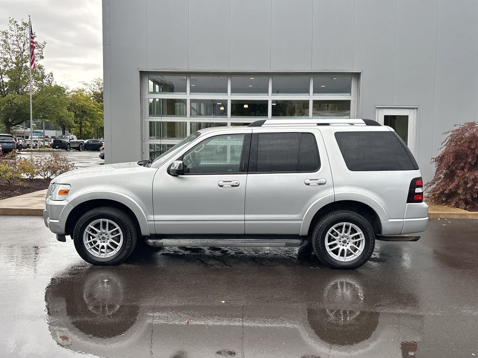 Used 2010 Ford Explorer Limited AWD/4WD image 2