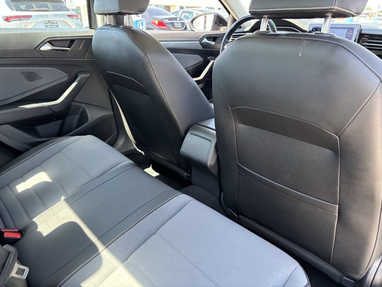Used 2025 Volkswagen Jetta SE FWD image 11