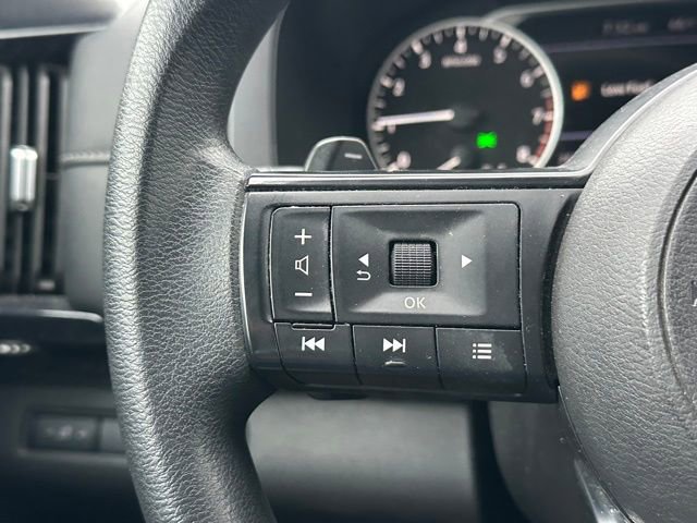 Used 2024 Nissan Pathfinder S image 17