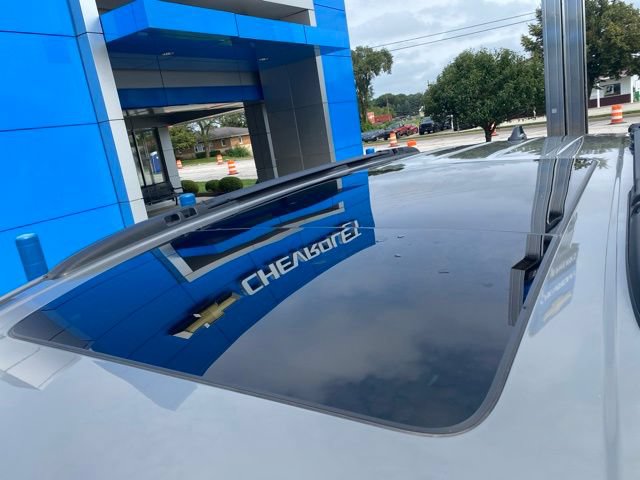 Used 2025 Chrysler Pacifica Limited FWD image 9