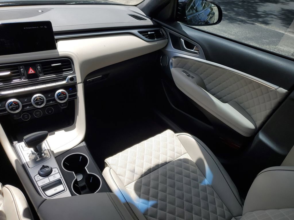 Used 2022 Genesis G70 3.3T image 14