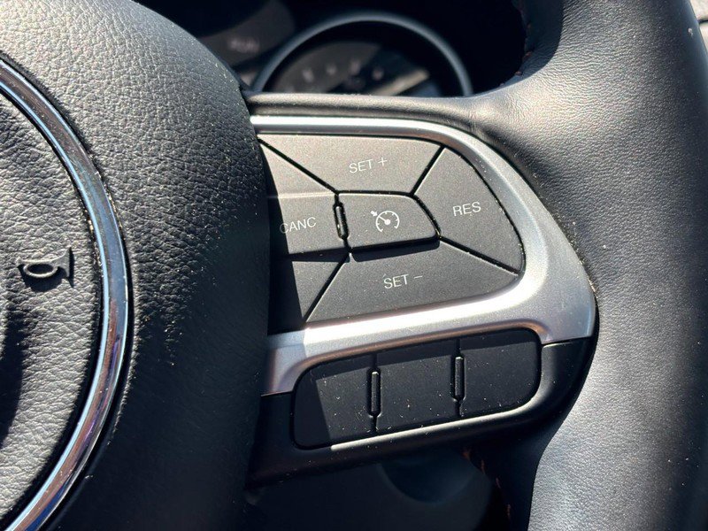 Used 2017 Jeep Compass Latitude w/ Popular Equipment Group image 18