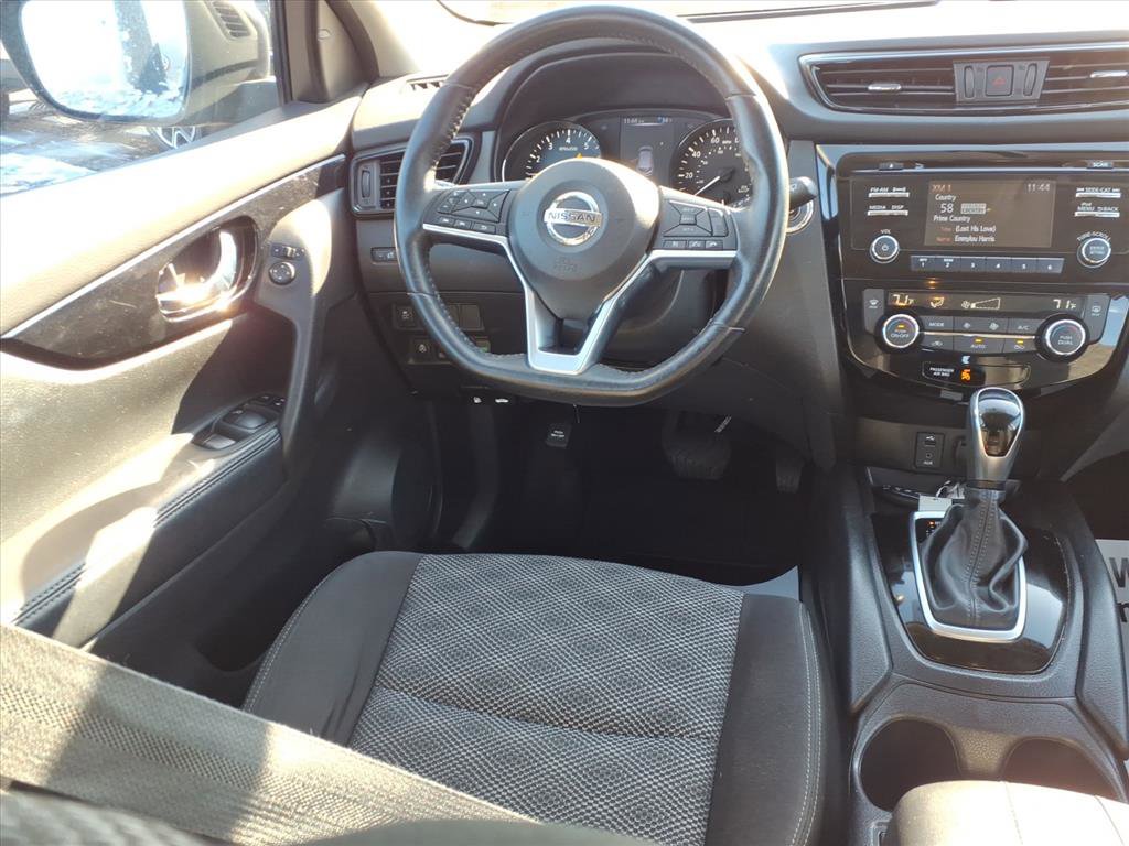 Used 2018 Nissan Rogue Sport SV w/ SV All-Weather Package image 14