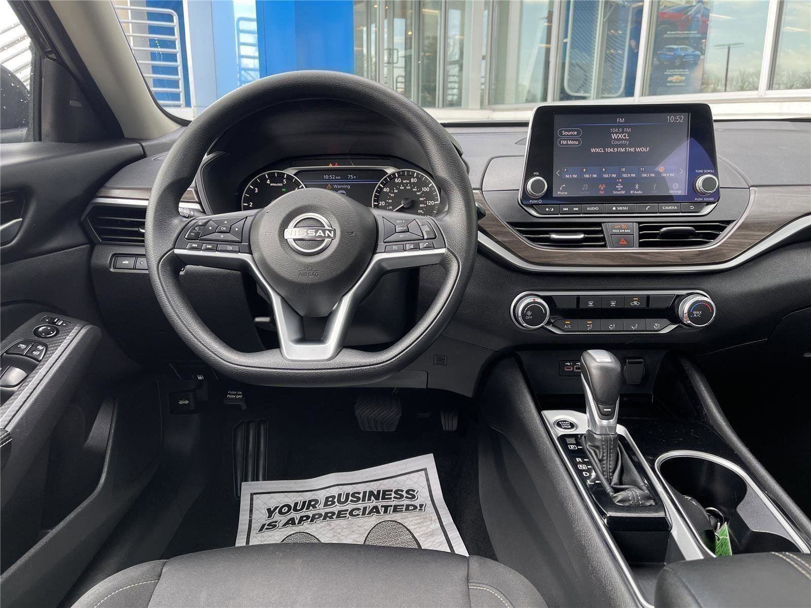 Used 2024 Nissan Altima 2.5 SV FWD image 16