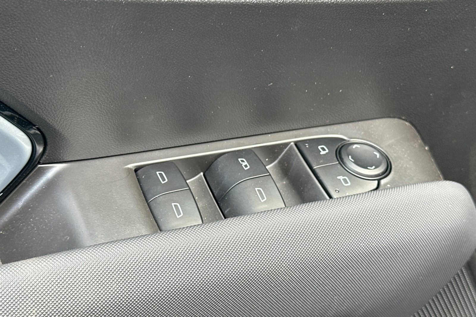 New 2025 Chevrolet Colorado Z71 w/ Midnight Edition AWD/4WD image 12