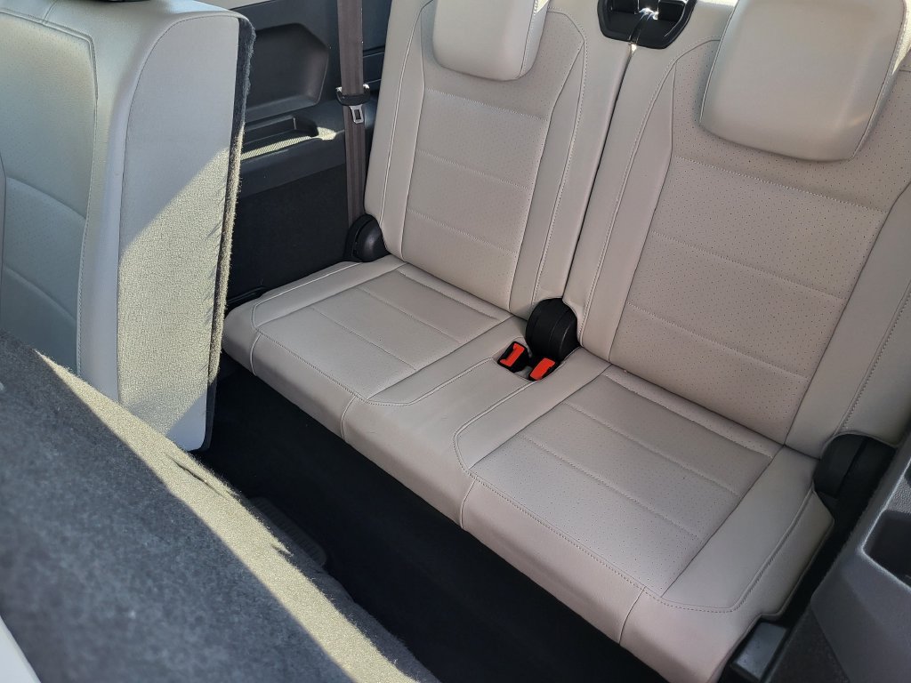 Used 2020 Volkswagen Tiguan SE w/ 3rd Row Seat Package AWD/4WD image 33