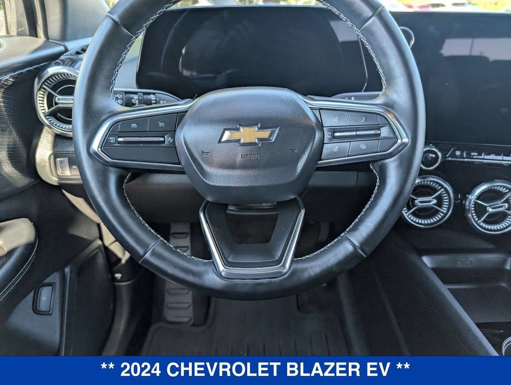 Used 2024 Chevrolet Blazer EV LT AWD/4WD image 17