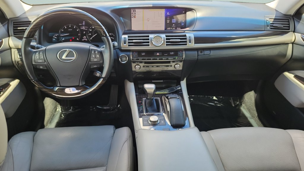 Used 2016 Lexus LS 460 w/ Comfort Package RWD image 11