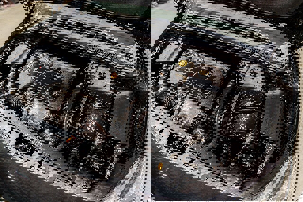 Used 2016 Buick Cascada Premium image 31