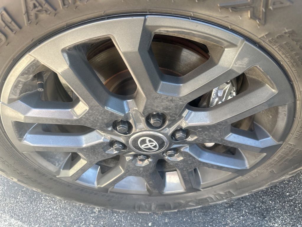 Used 2025 Toyota Sequoia Platinum AWD/4WD image 9