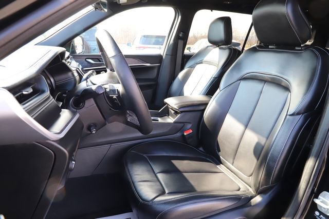 Used 2024 Jeep Grand Cherokee L Limited w/ Luxury Tech Group II image 11