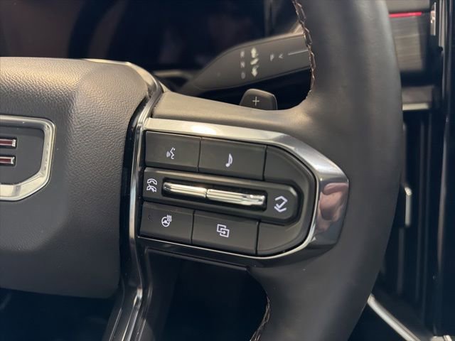 Used 2025 GMC Acadia AT4 w/ Luxury Package image 38