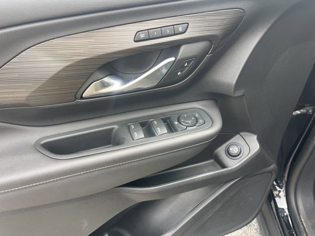 Used 2022 GMC Terrain SLT image 5