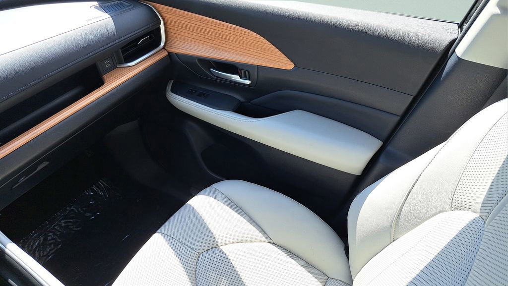 Used 2025 Toyota Grand Highlander AWD Hybrid image 15