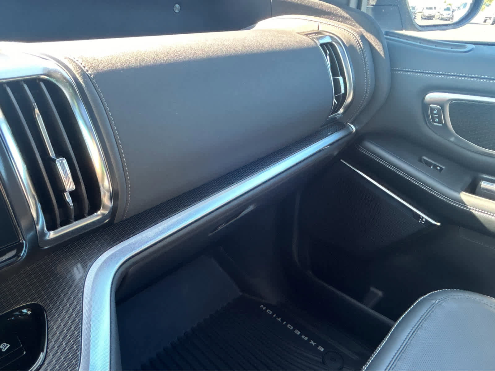 New 2025 Ford Expedition Max Platinum w/ Stealth Performance Package image 69