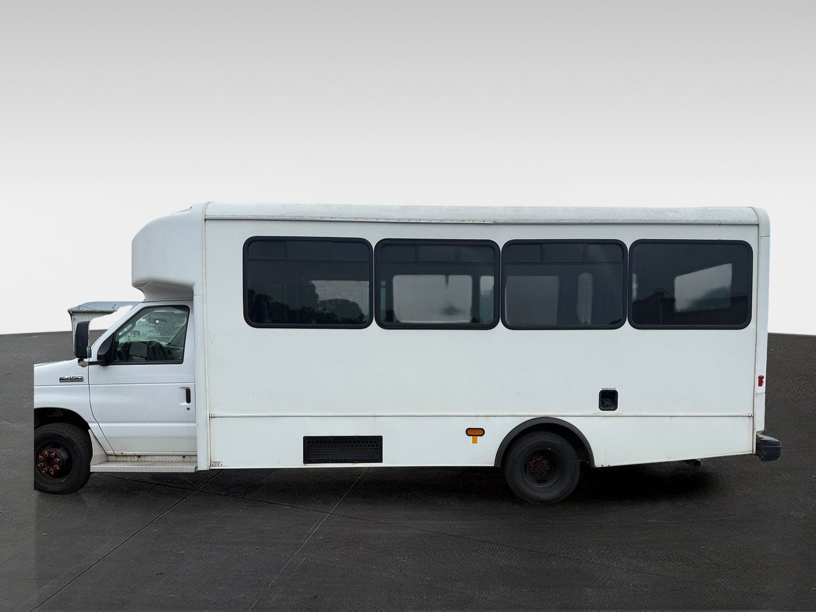 Used 2016 Ford E-450 and Econoline 450 Super Duty w/ Shuttle Bus Prep Package RWD image 7