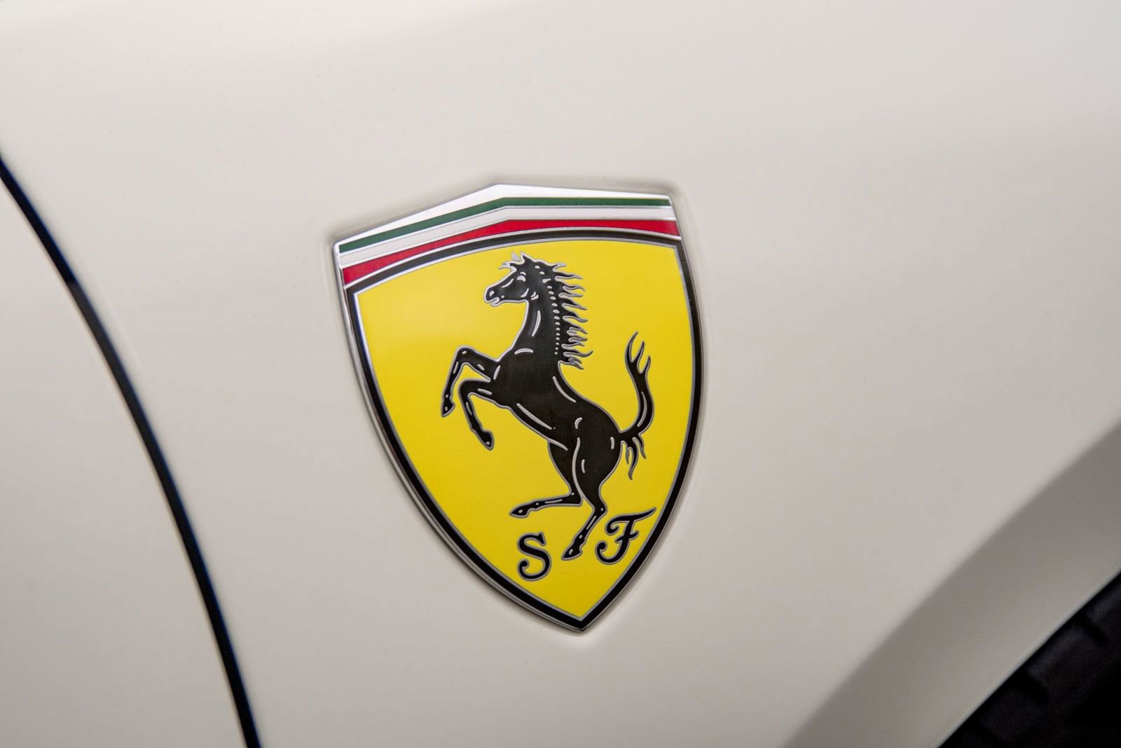 Used 2017 Ferrari 488 Spider image 38