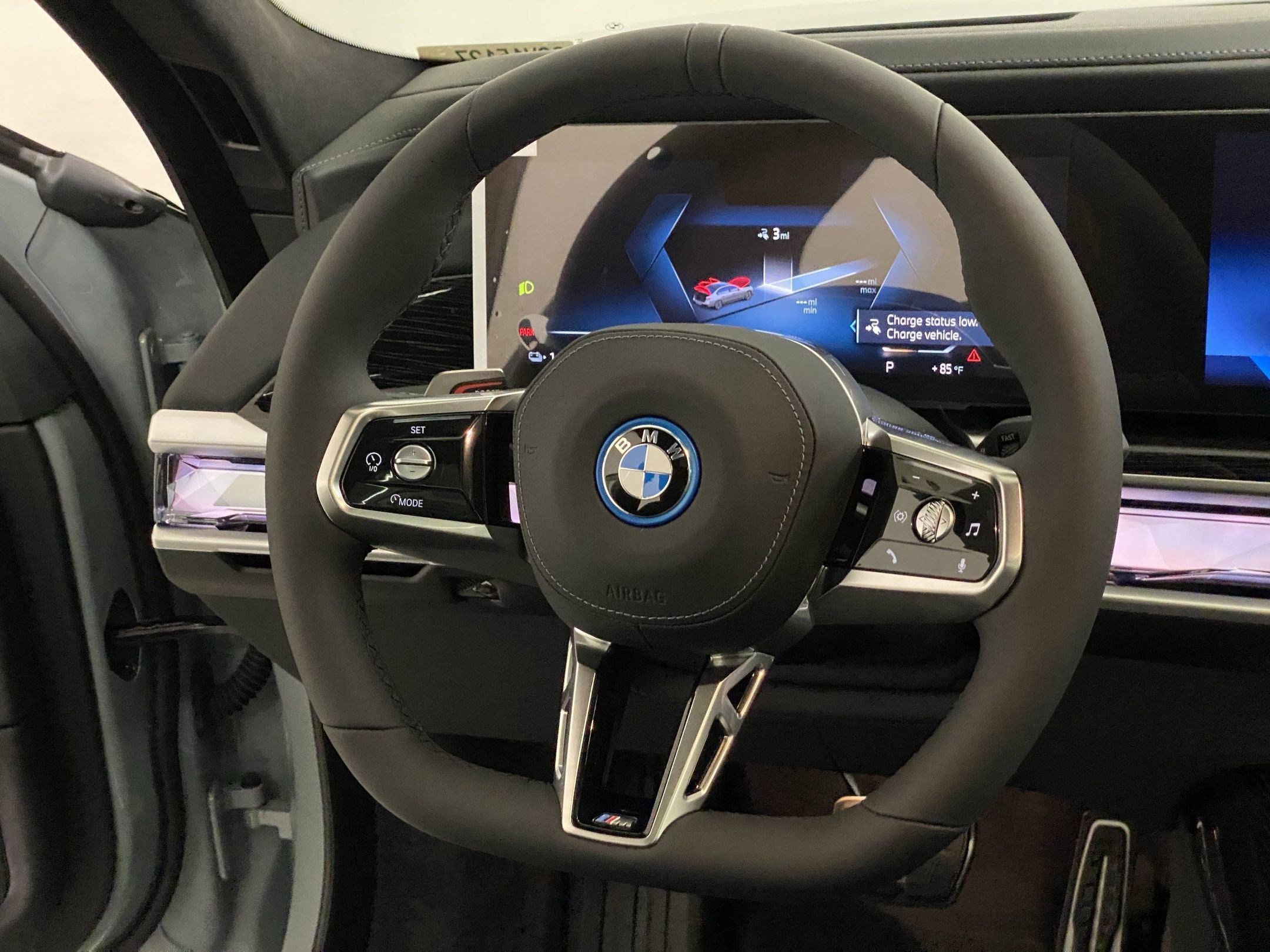 Used 2025 BMW i7 xDrive60 AWD/4WD image 39