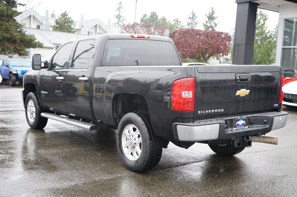 Used 2013 Chevrolet Silverado 3500 LTZ w/ LTZ Plus Package image 3