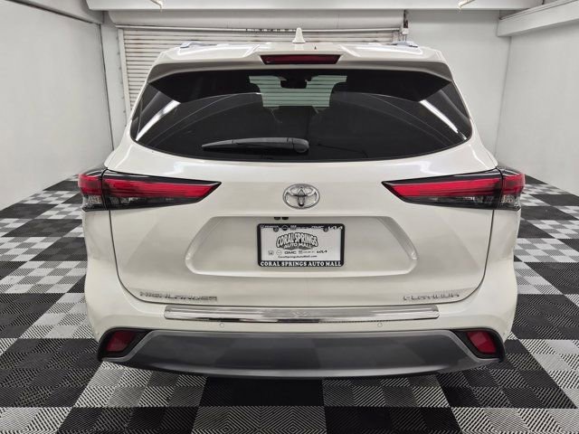 Used 2021 Toyota Highlander Platinum FWD image 5