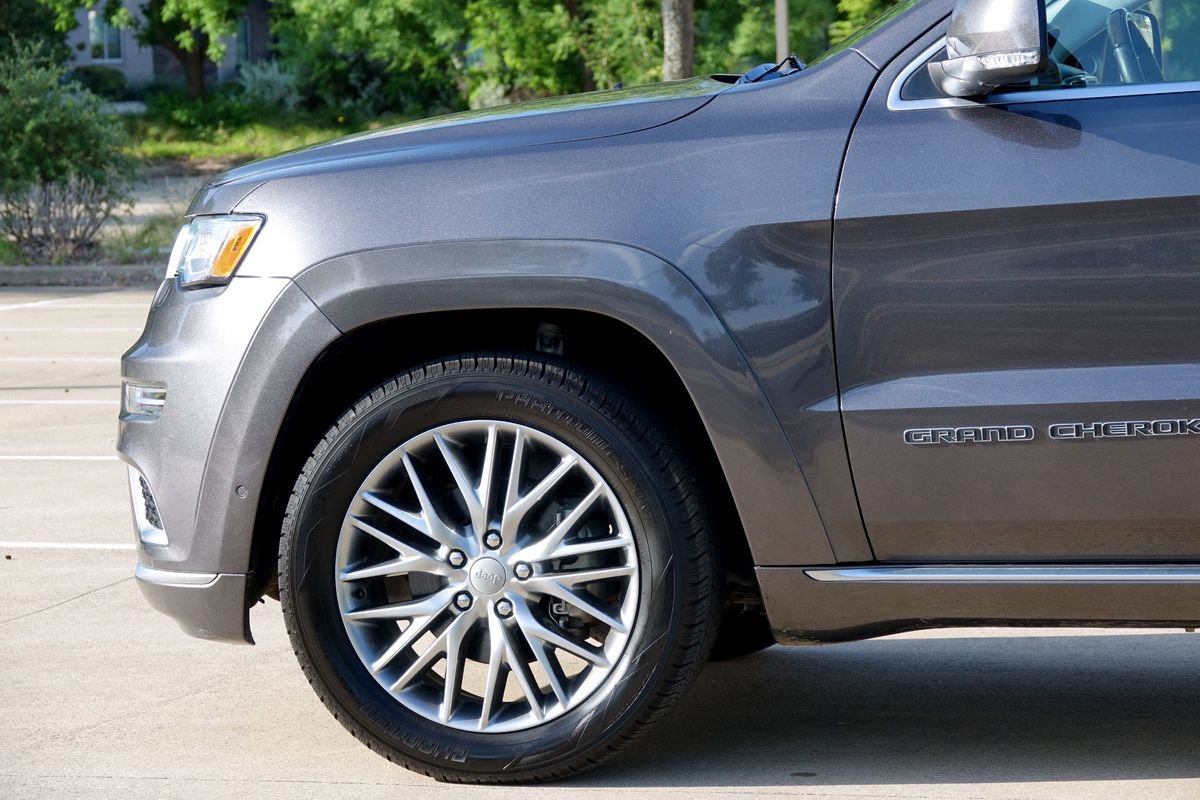 Used 2017 Jeep Grand Cherokee Summit w/ Platinum Series Group image 23