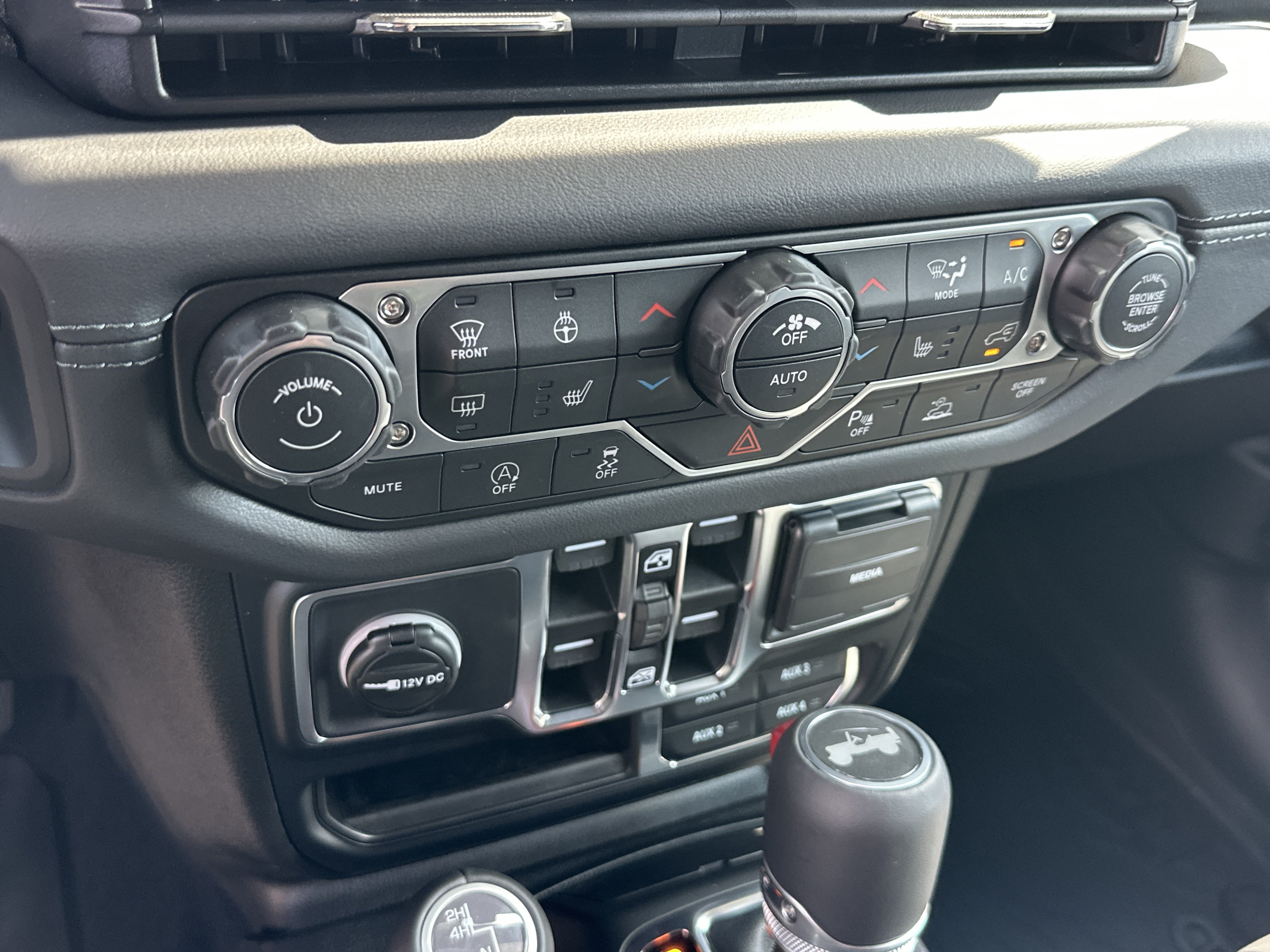 New 2027 Jeep Wrangler Unlimited Sahara AWD/4WD image 6