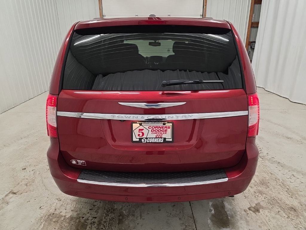 Used 2015 Chrysler Town & Country Touring-L w/ Driver Convenience Group image 4