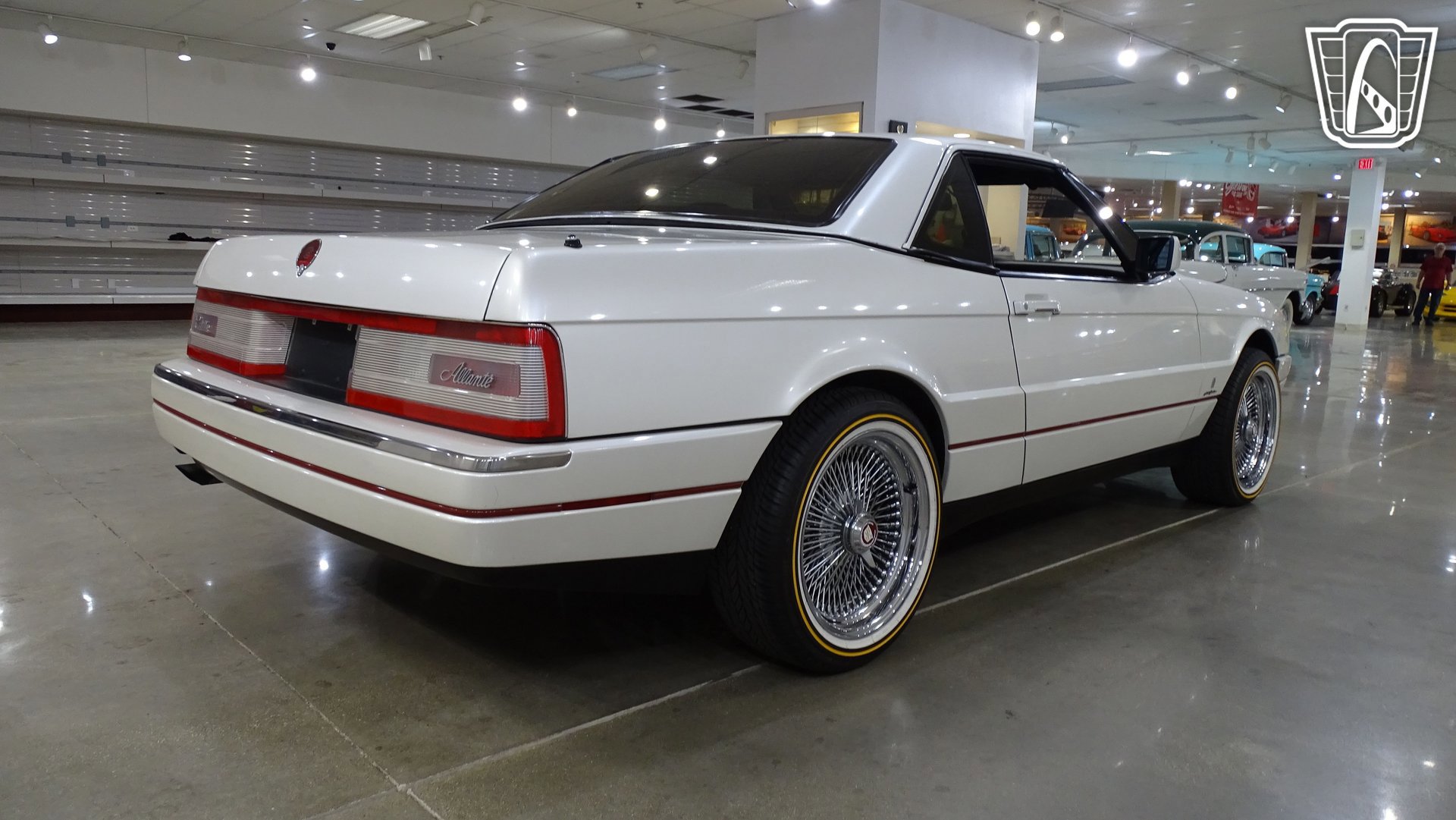 Used 1991 Cadillac Allante FWD image 15
