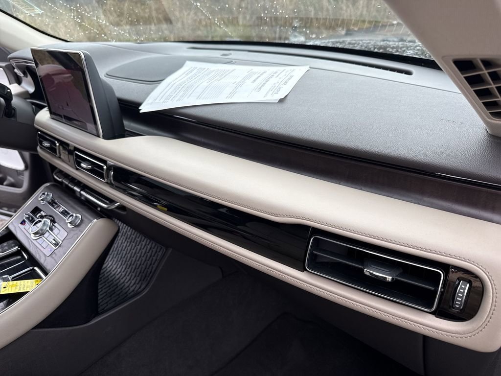 Used 2023 Lincoln Aviator Reserve w/ Equipment Group 201A image 36