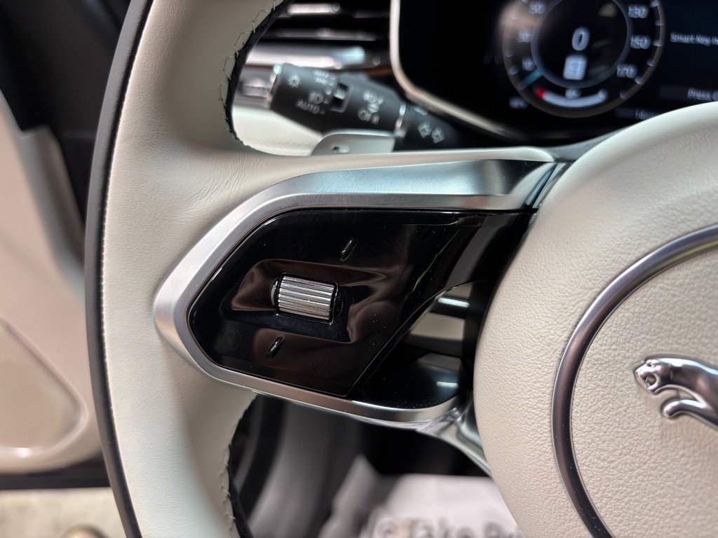 New 2026 Jaguar F-PACE R-Dynamic S image 20