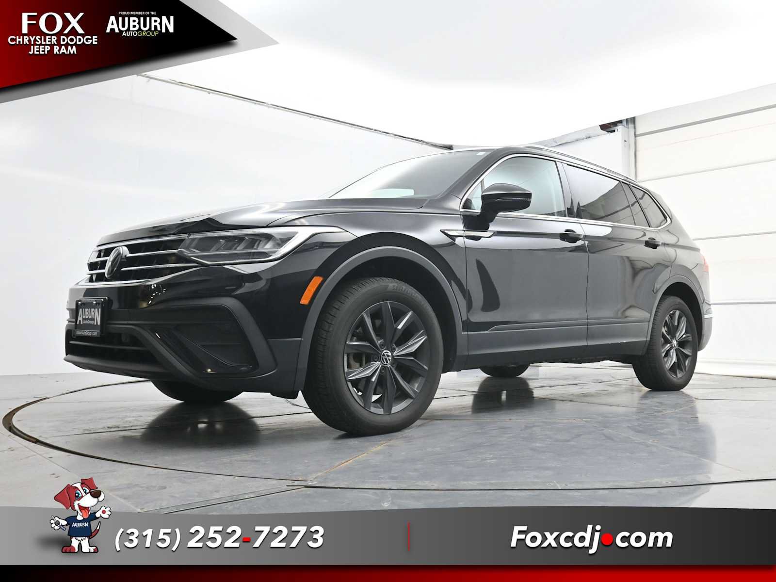 Used 2024 Volkswagen Tiguan SE w/ Panoramic Sunroof Package AWD/4WD image 21