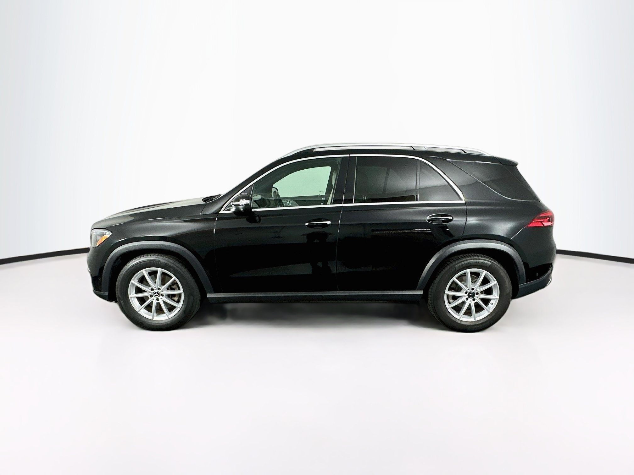 Used 2025 Mercedes-Benz GLE 350 4MATIC image 4