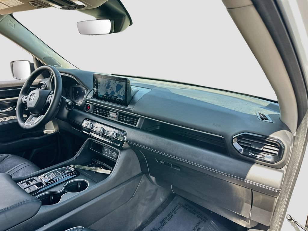 Used 2025 Honda Pilot Elite image 28
